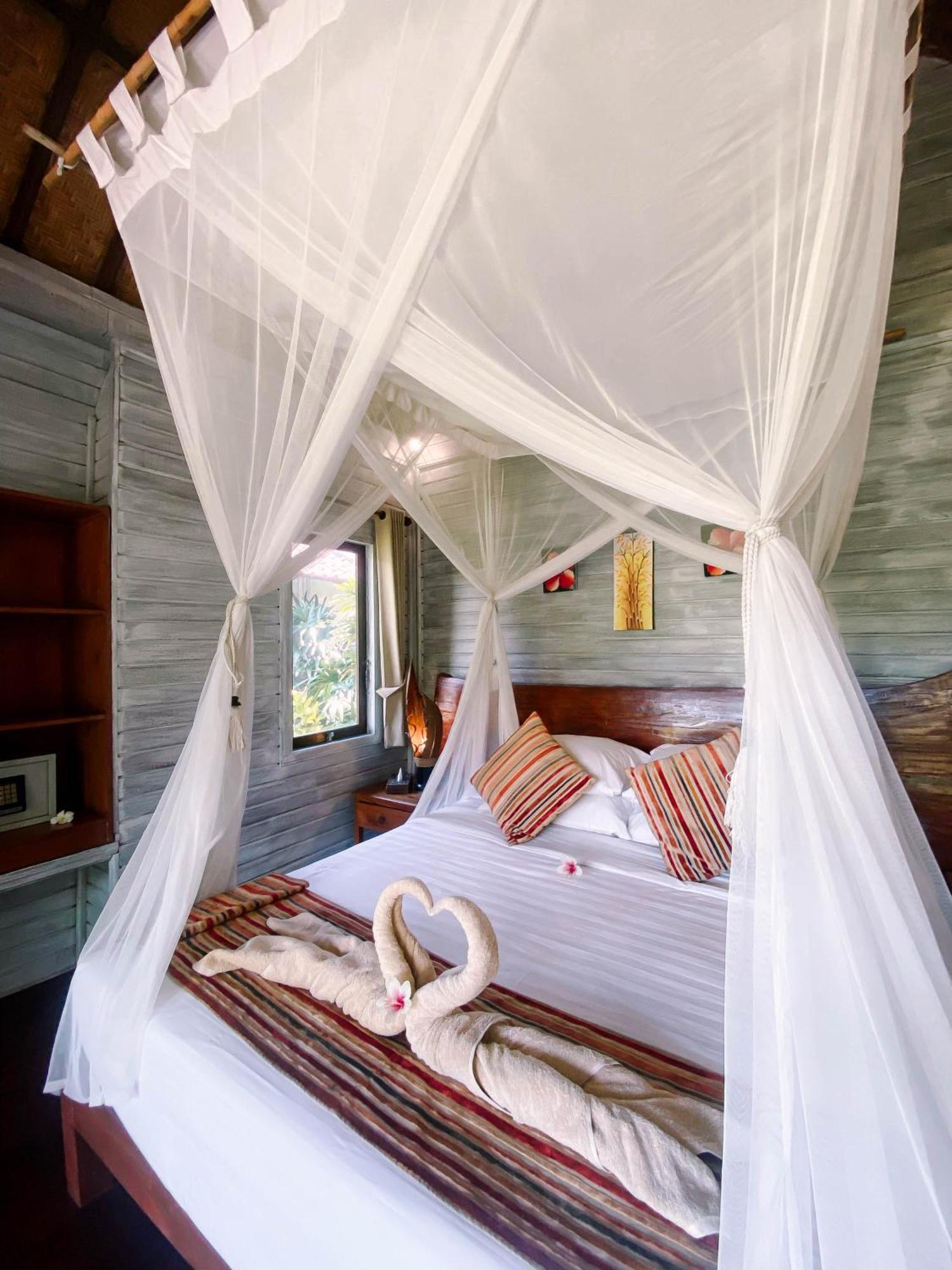 Abian Huts Dream Beach Lembongan Экстерьер фото