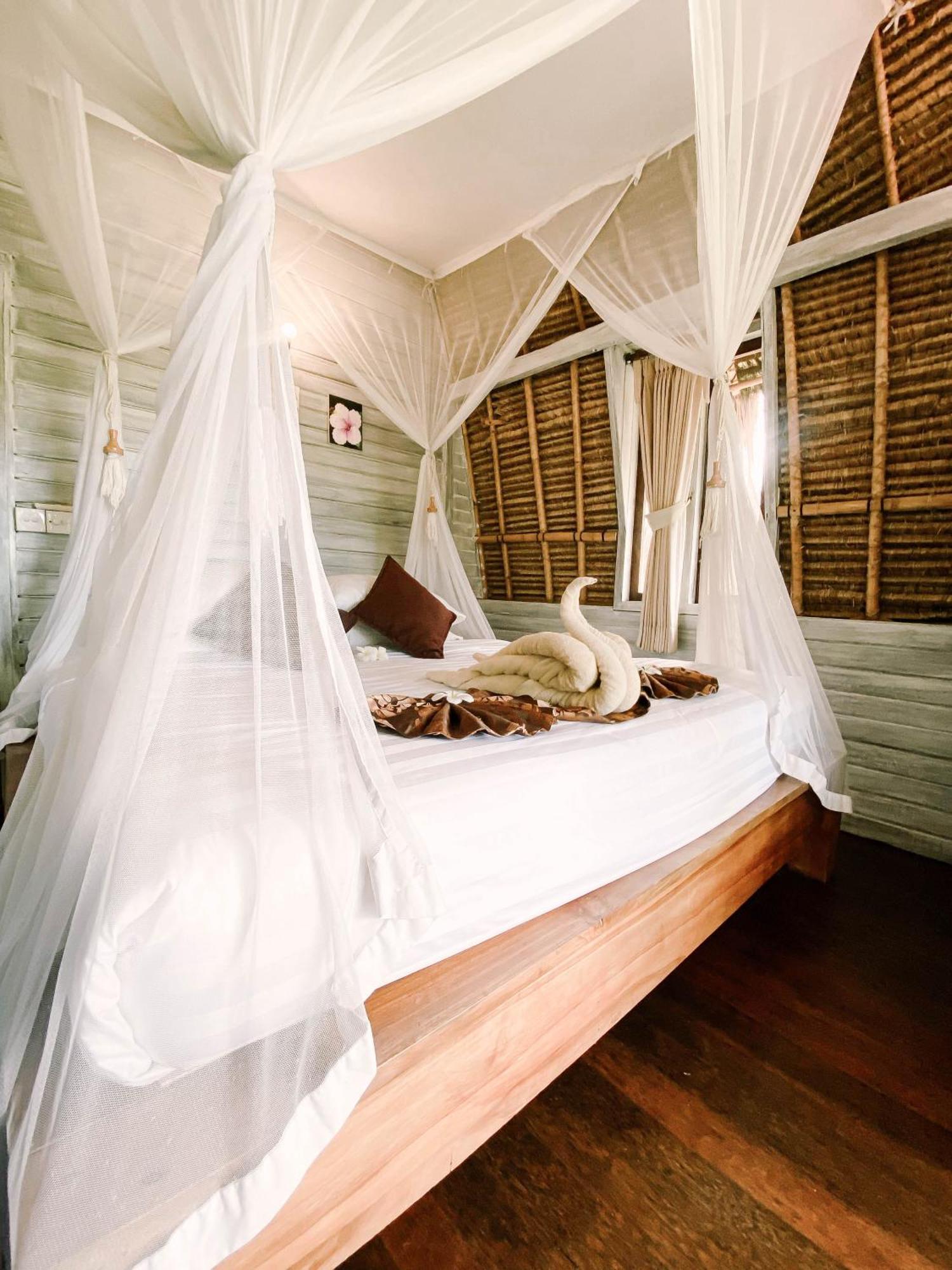 Abian Huts Dream Beach Lembongan Экстерьер фото